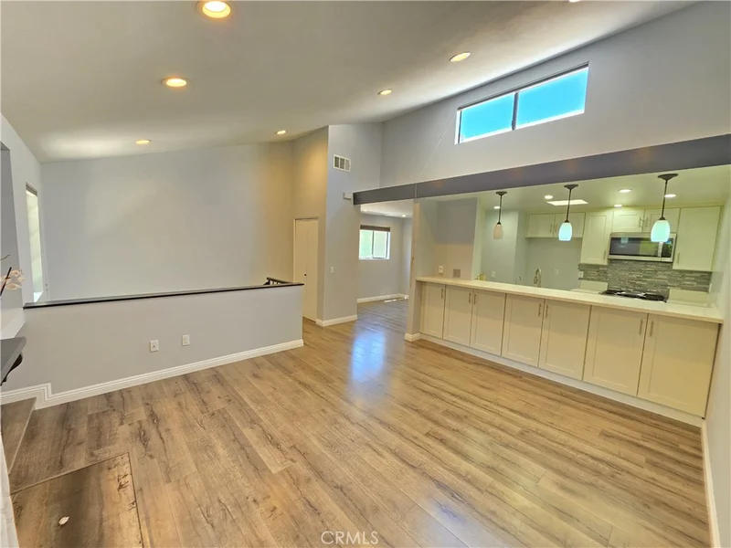 11107 Arminta Street 22