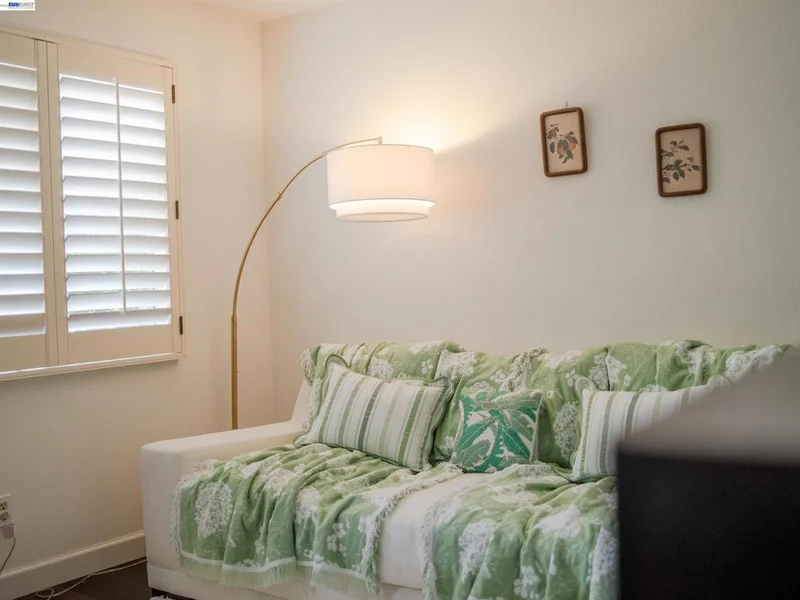 3241 Marlene Dr photo 2