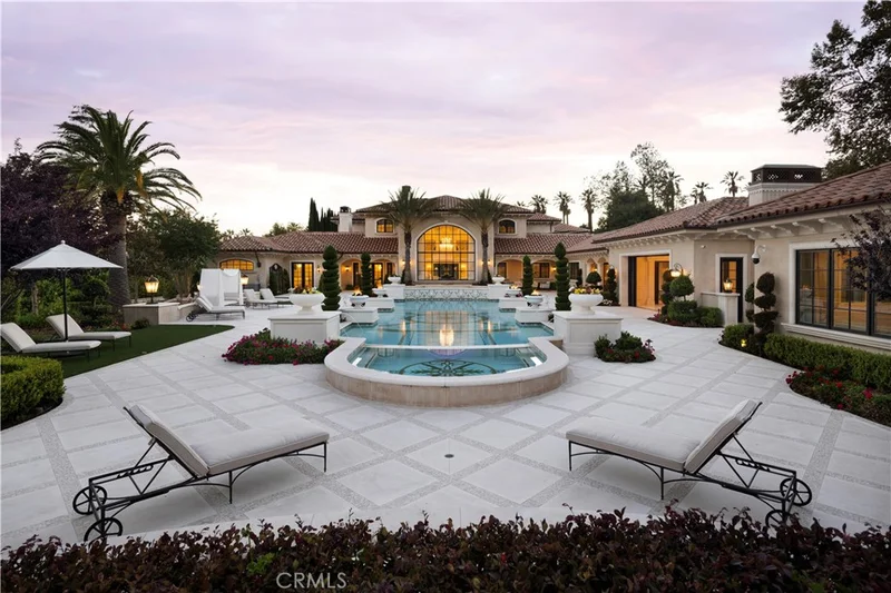 100 Palm Hill Lane