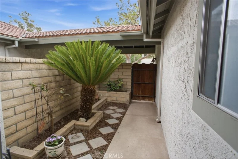 15833 Rosehaven Lane photo 2