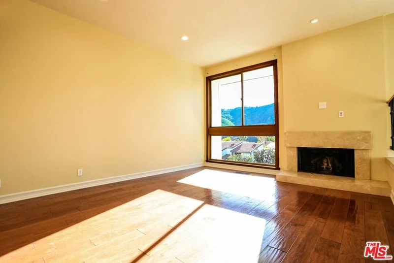 Photo 2 of 17097 Palisades Circle
