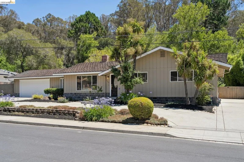 2530 Patra Drive, El Sobrante, CA 94803-3628