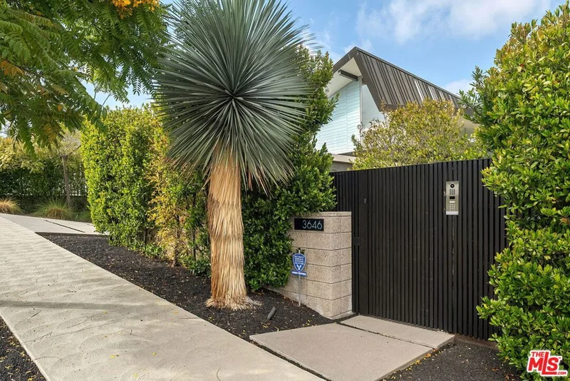 3646 Inglewood Boulevard photo 2