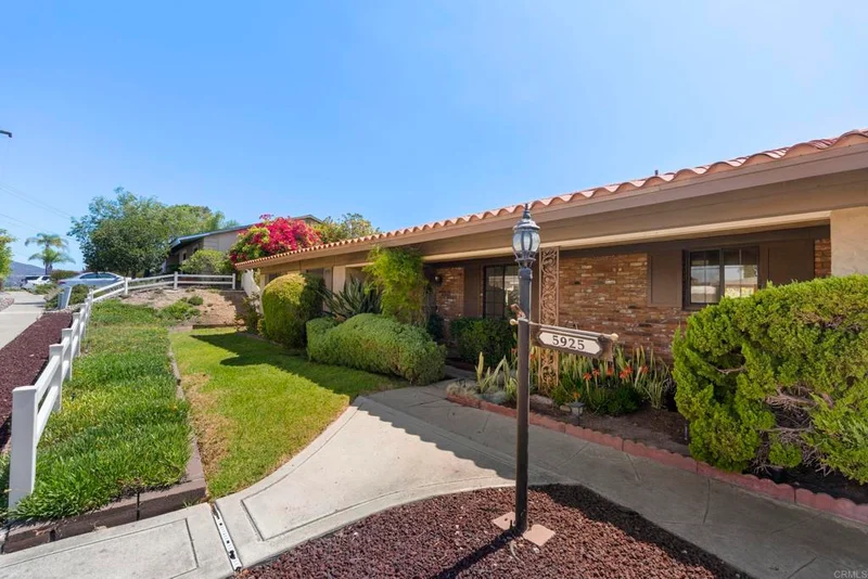5925 Manon Street, La Mesa, CA 91942
