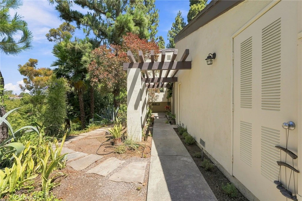 Photo 6 of 2765 Craig Circle