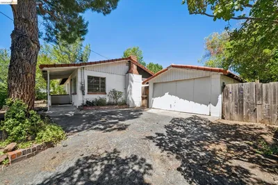 1810 3RD AVE
