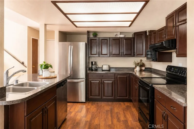 4244 Esperanza photo 2