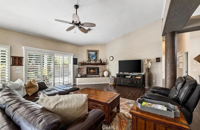 44605 Pala photo 2