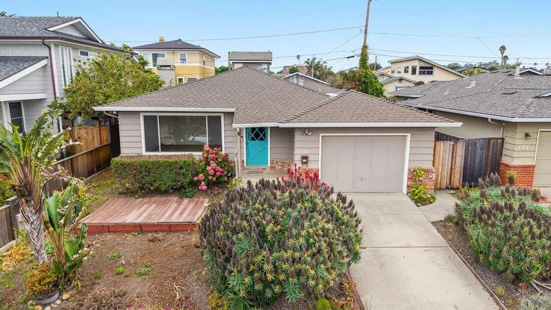 Photo 2 of 123 Merced Avenue