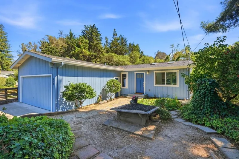 915 Pinetree Lane, Aptos, CA 95003