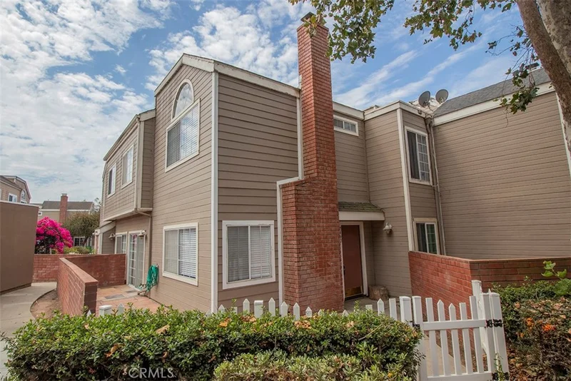 2460 Village Green
