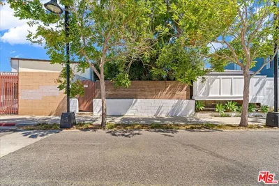 810 Navy Street photo 2