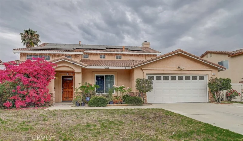 1113 Pampas Circle photo 2