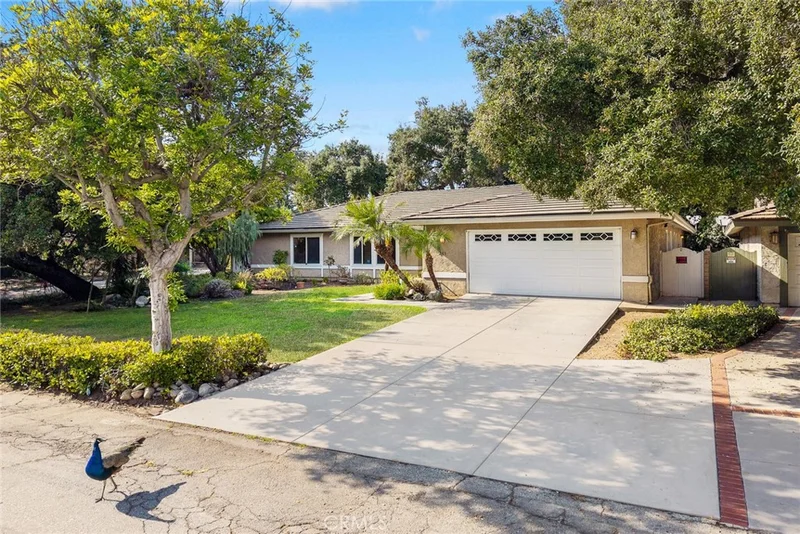 261 Oakhurst photo 2
