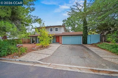 17 Eastbrook Ct
