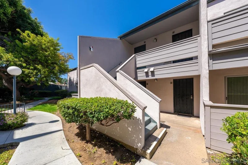 3266 Ashford St. M
