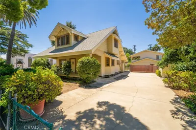 2382 Bonita Avenue photo 2