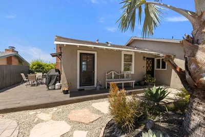 2416 Oxford Avenue photo 2