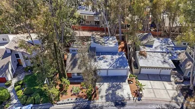 25045 Castlewood photo 2