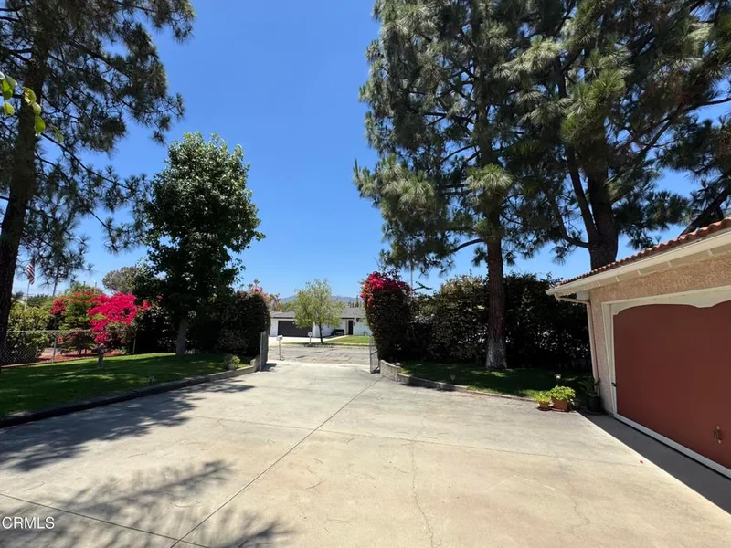 910 Claraday Street photo 2