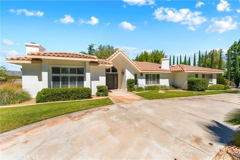 41901 Calle Clarita