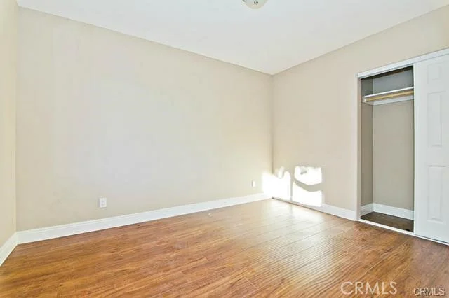 620 1/2 W 59th Place photo 2