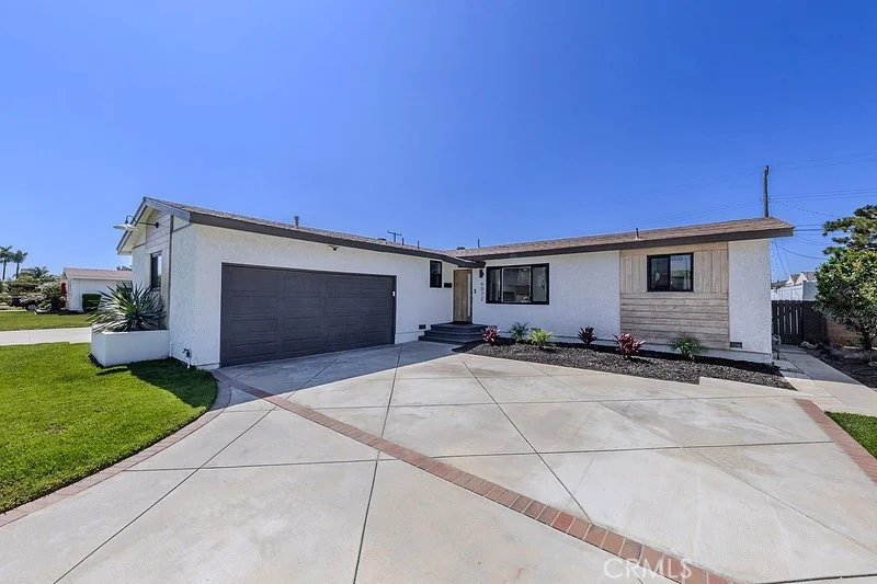 Photo 2 of 6072 Mahogany Ave