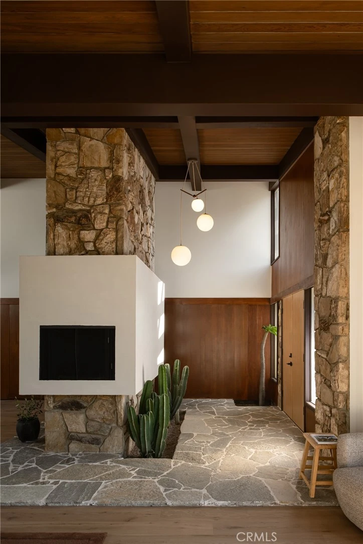 Interior 3