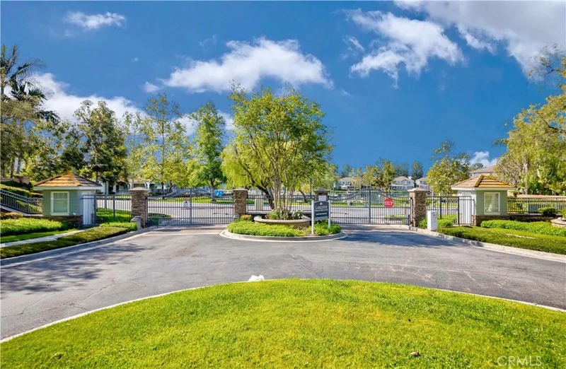 12 Coveside Court