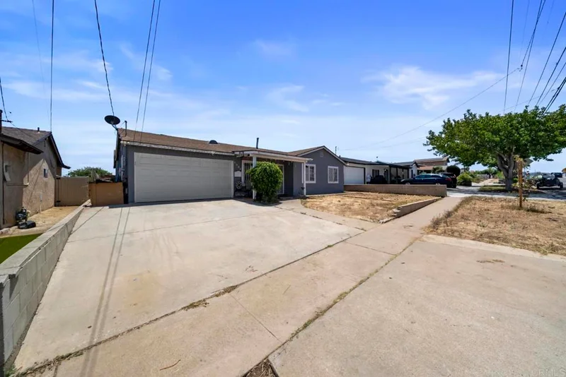 2255 Ingrid Avenue photo 2