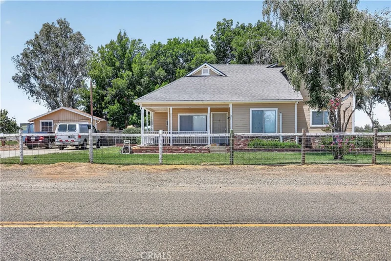 3555 Fresno photo 2