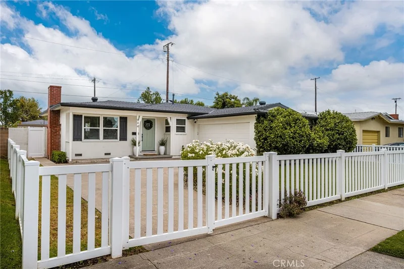 944 W Acacia Avenue, Orange, CA 92868