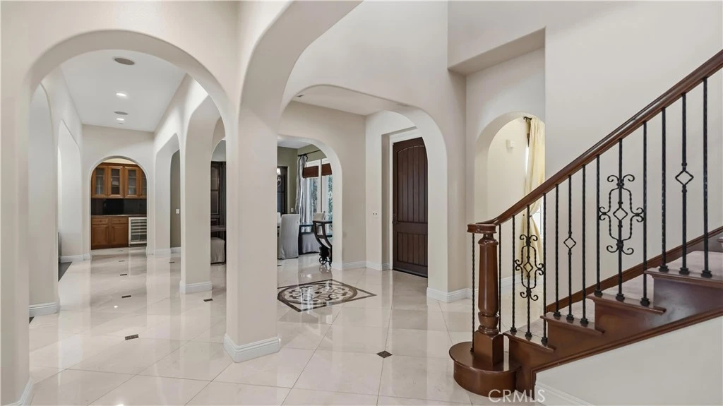 Interior 4