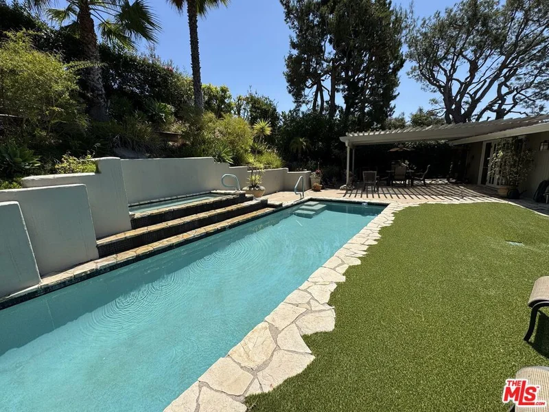 1256 Bienveneda Avenue