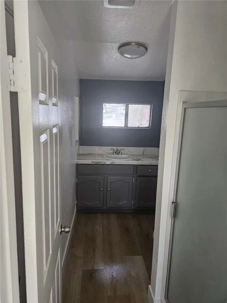 162 N Alma Avenue photo 2