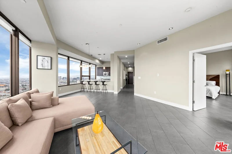 1100 Wilshire Boulevard 2411 photo 2