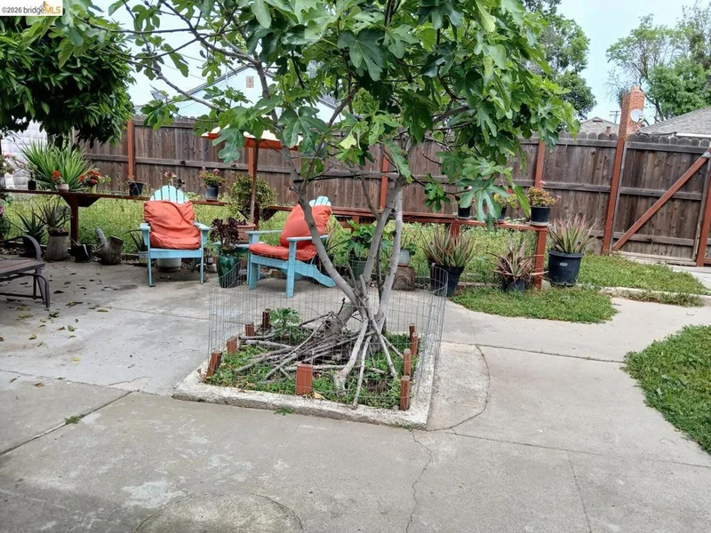Photo 2 of 1509 Pelton Ave