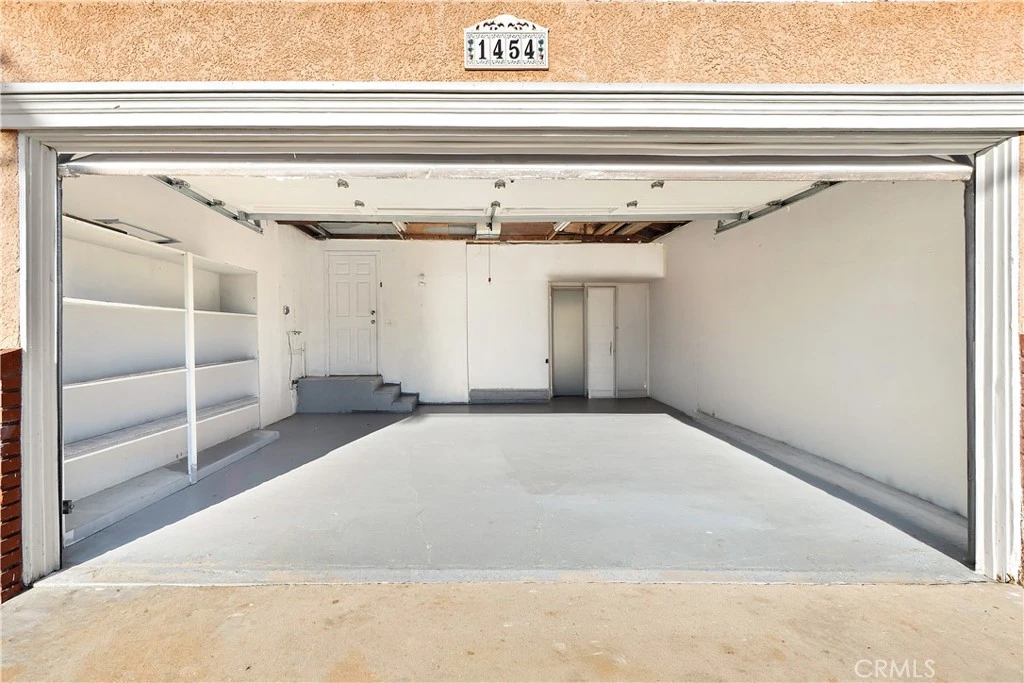 Interior 4