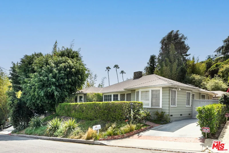 1545 N Doheny Drive