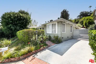 1545 N Doheny Drive photo 2