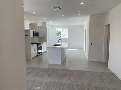 11456 Artesia photo 2
