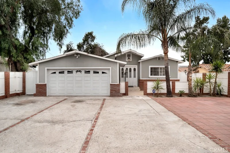 13176 Foothill photo 2