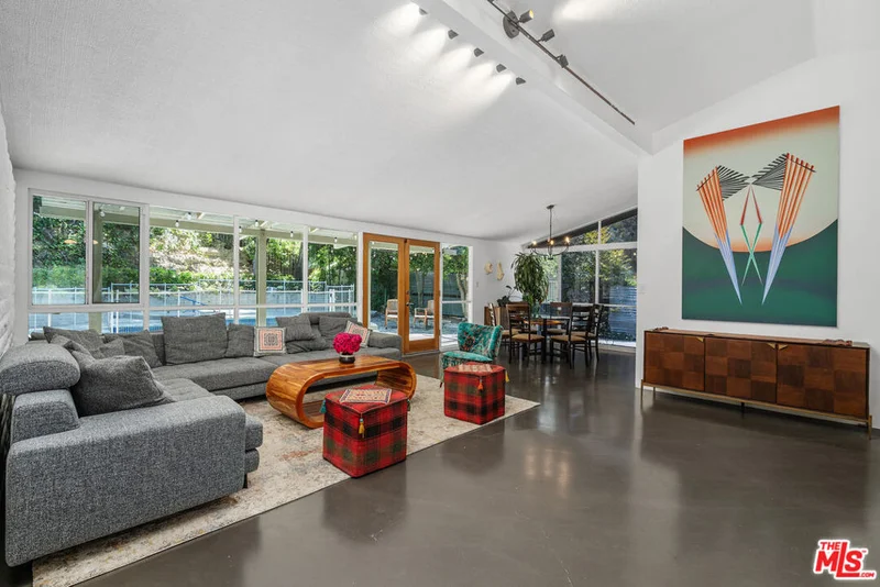 3641 Woodcliff Road, Los Angeles, CA 91403