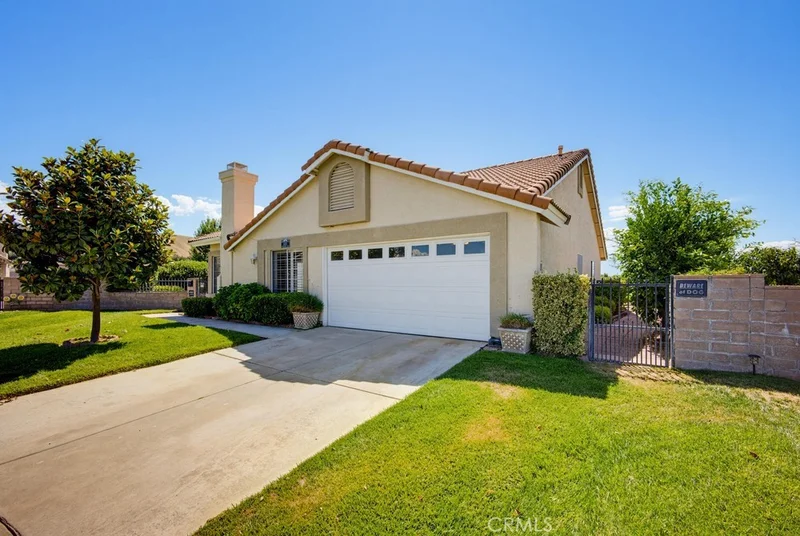 41123 Round Hill Court