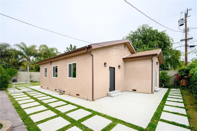 8806 Enfield Avenue