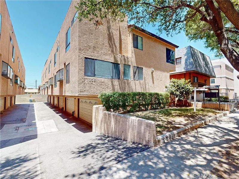 Photo 2 of 105 S Marguerita Avenue C