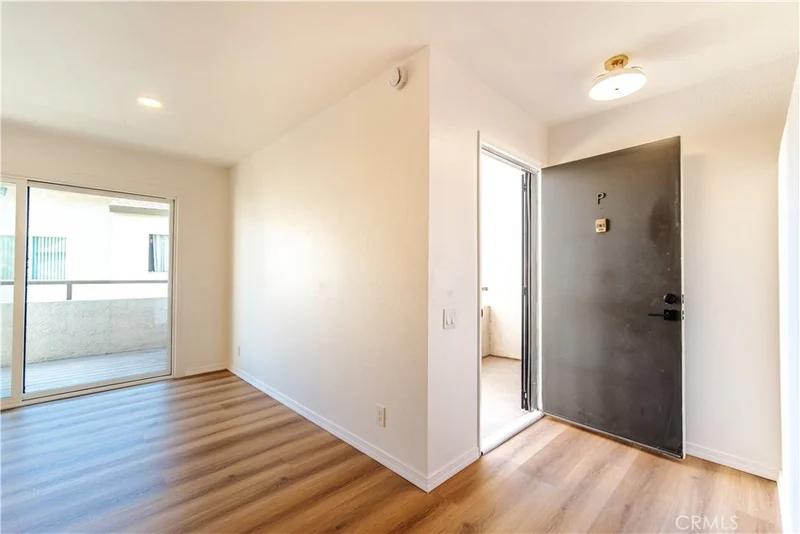 21951 Rimhurst Drive 202 photo 2