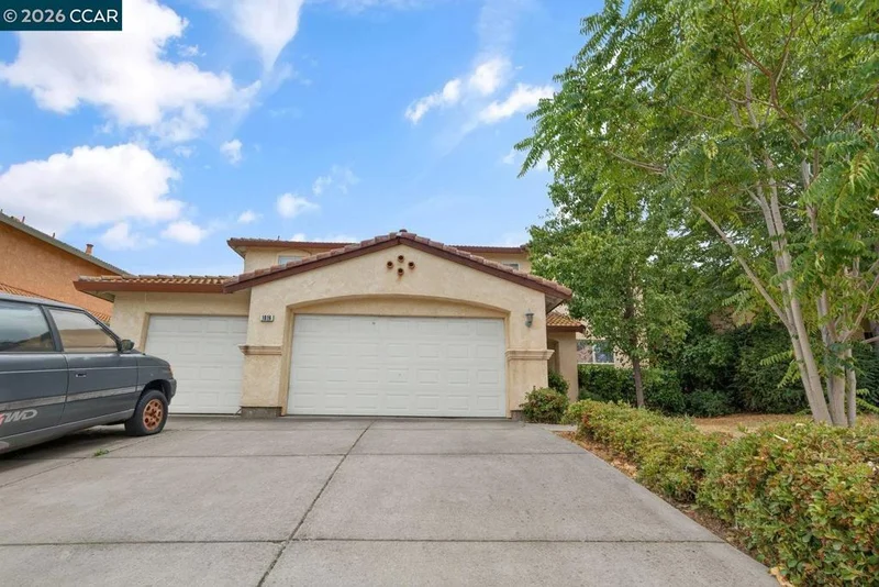 1816 Crown Peak Way photo 2