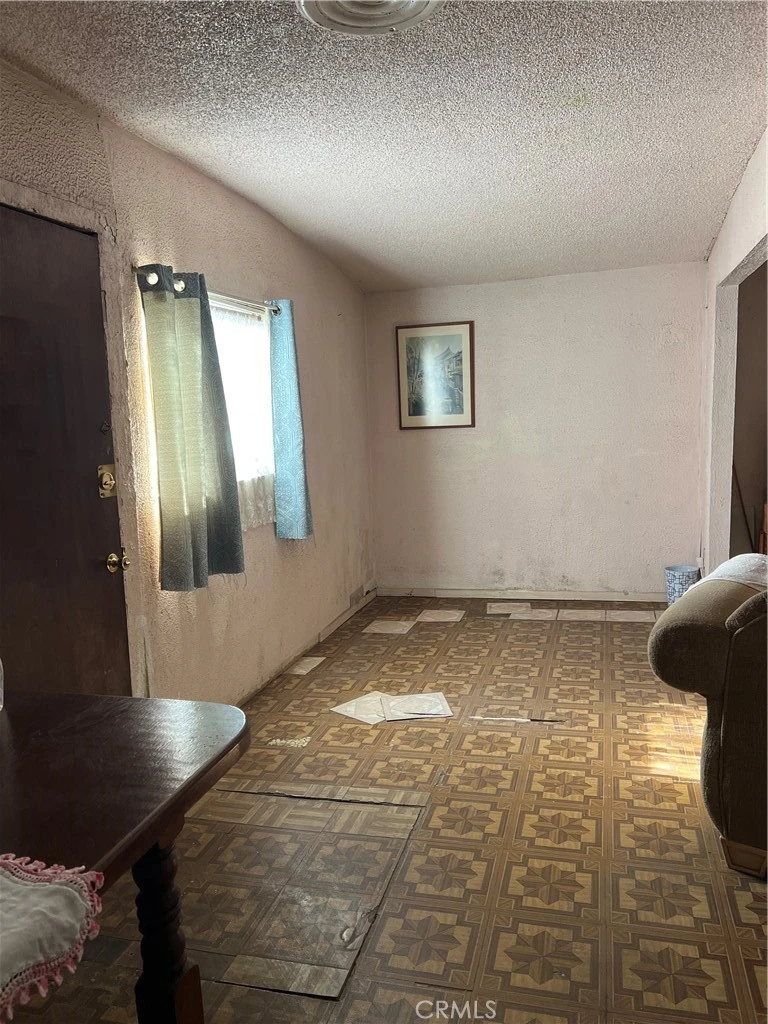 Interior 4