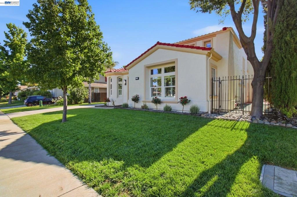 Interior 3